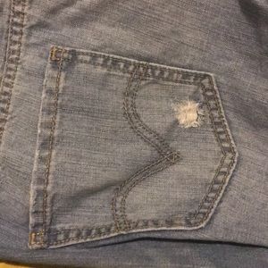 Distressed boyfriend cut Levi jeans